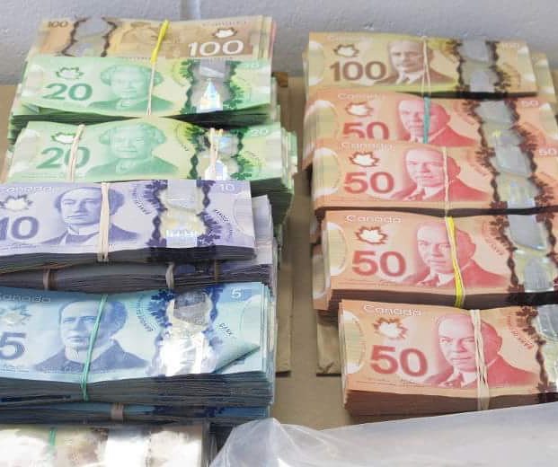 Canadian-Dollar-Banknotes.jpeg