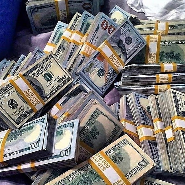 US-Dollar-Banknotes-Online.jpeg