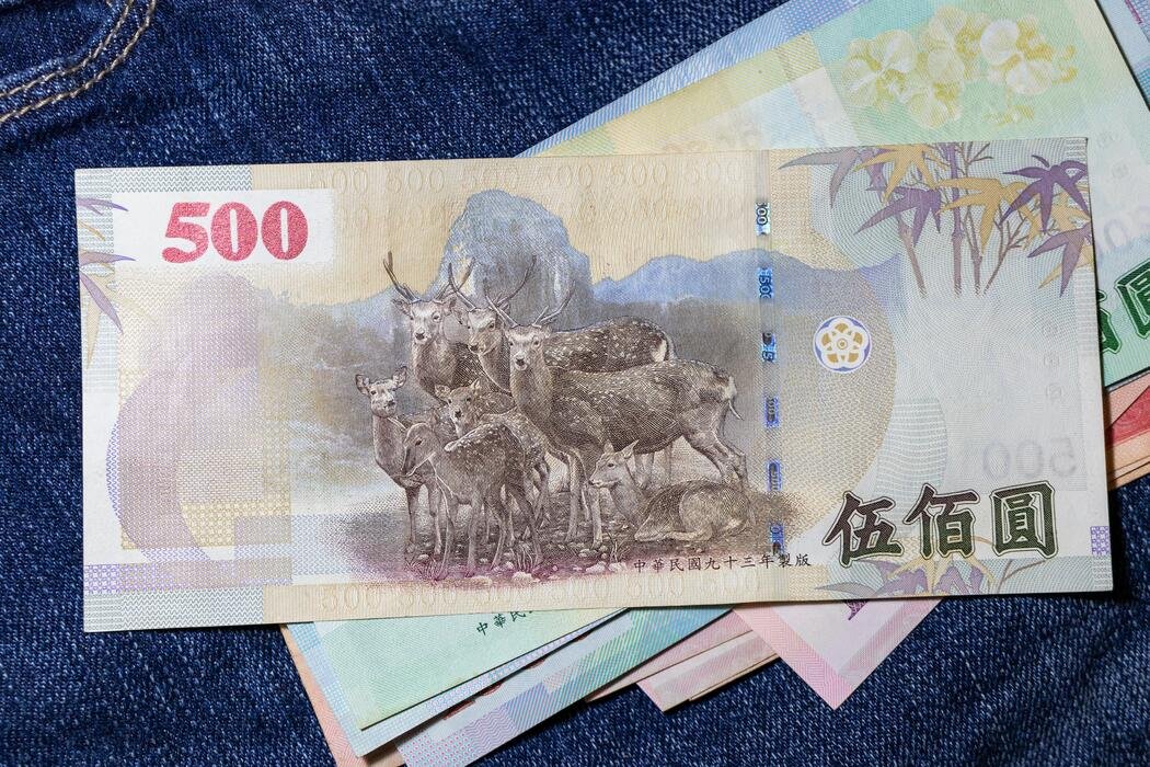 taiwanese-money-taiwan-banknote-taiwan-dollar-on-jean-background-photo.jpg Buy Counterfeit Taiwanese NTD$500 Dollars Online